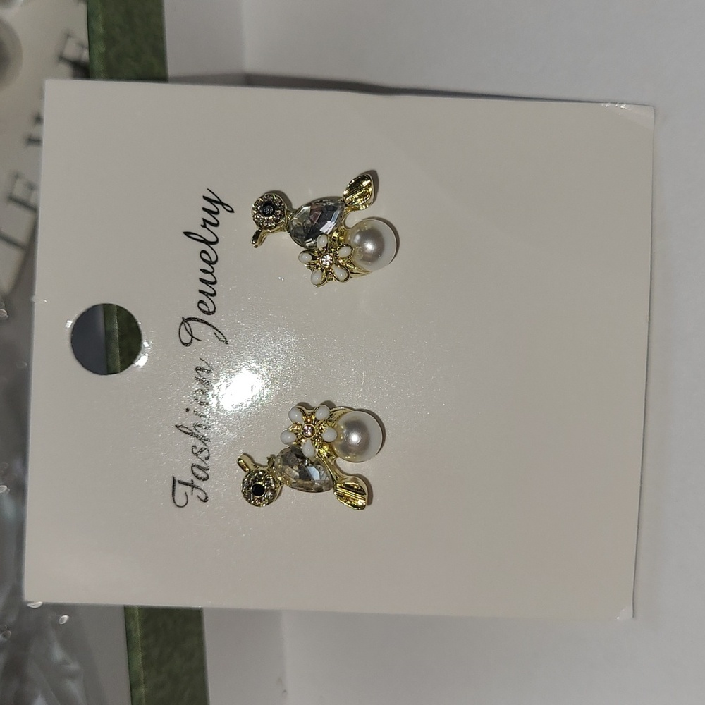 Spring Earrings 🦋 - Picture 2 of 3